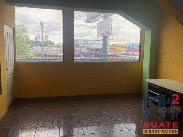 Local de 440 m2 de construcción en Venta, Zona 02 - 5