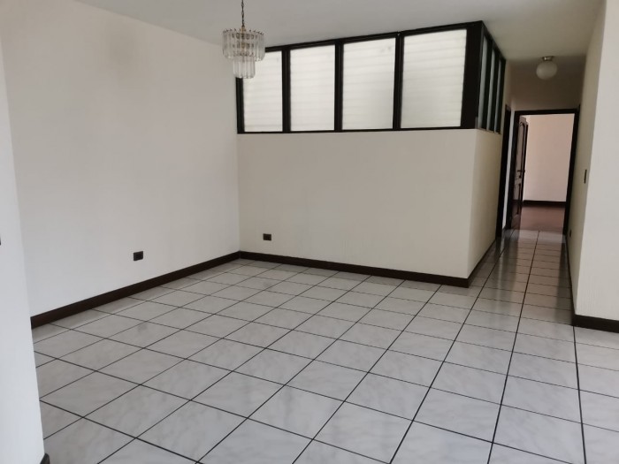 Rento cómodo y amplio apartamento en zona 14 — foto 6