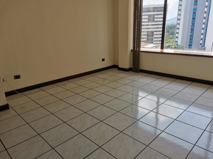 Rento cómodo y amplio apartamento en zona 14
