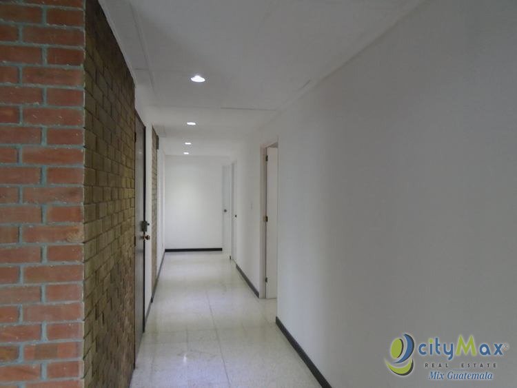 Oficina en renta edificio 74 zona 9 - Miniatura 5