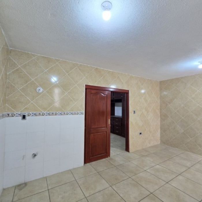 Casa grade en Venta Las Hojarascas Zona 1 de Mixco - Miniatura 28