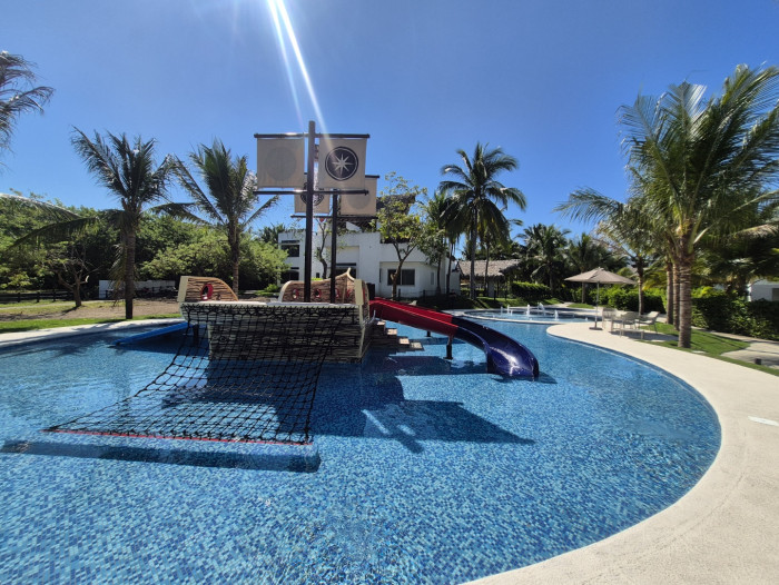 Villa de 2 habitaciones, venta en carretra a Monterrico - Image 2