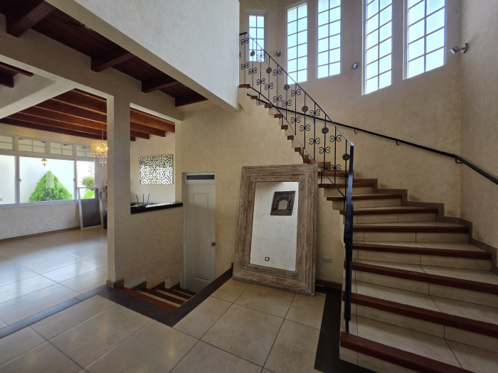VENDO CASA DE 4 HAB EN HACIENDA REAL ZONA 16 — foto 3