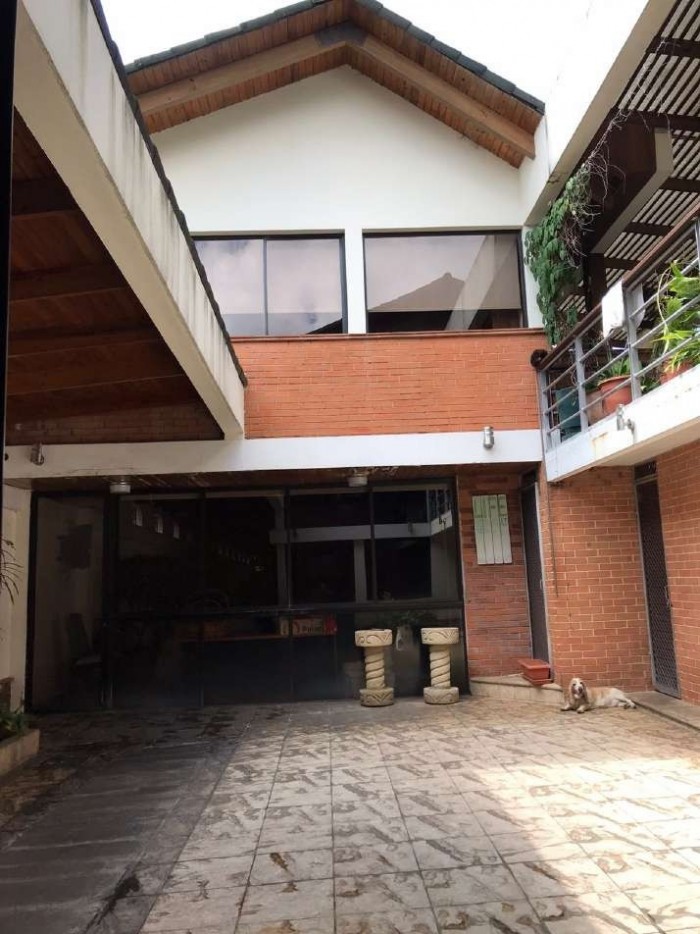 Plus Real Estate vende 2 Casa en mismo terreno en zona 15 — foto 13