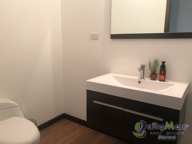 VENTA O RENTA APARTAMENTO EN ZONA 15 Nivel Alto - Image 1