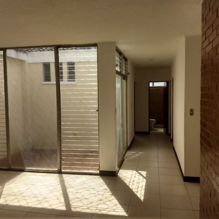 Venta de casa fuera de garita, Las Charcas, zona 11. - Miniatura 3