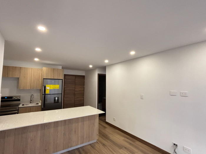 Apartamento en renta en zona 15 Vista Hermosa 1 - Image 2