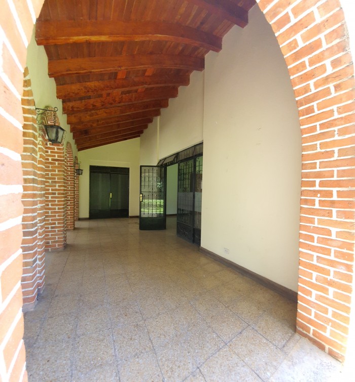 Casa en renta con uso suelo comercial zona 14 - Miniatura 18