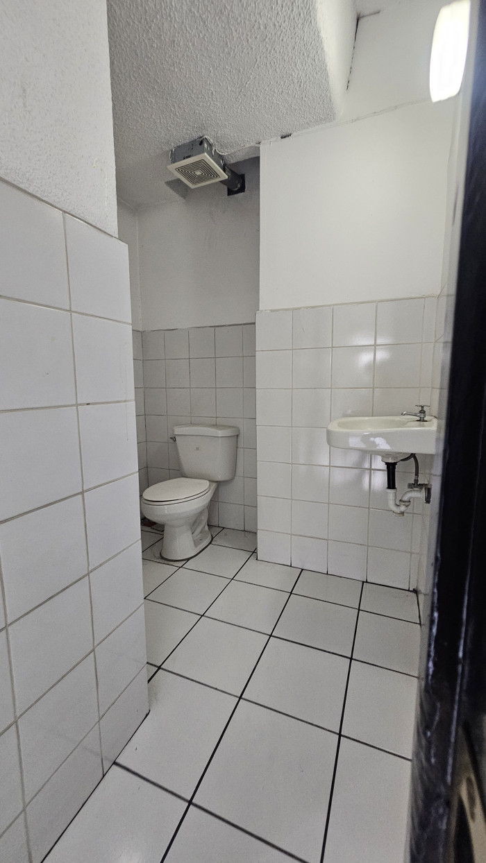 LOCAL EN #RENTA EN ZONA 9 — foto 11