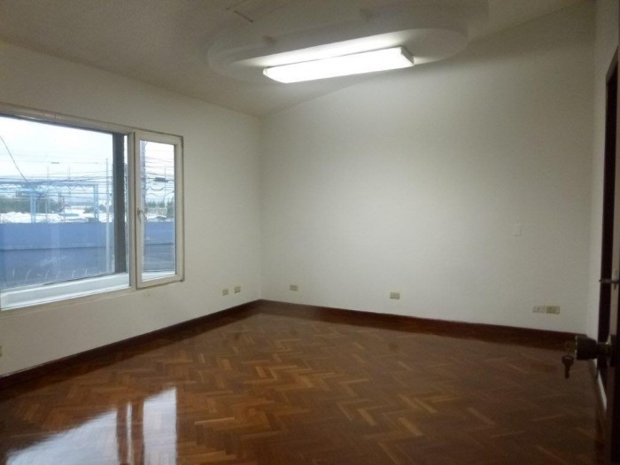 Casa Comercial en Venta o Renta en zona 13 Guatemala - Miniatura 9