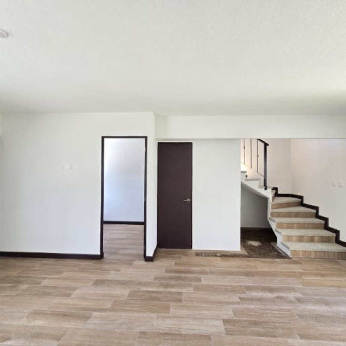 Casa en Renta San José Pinula, Condado Florenza, Novara - Image 2