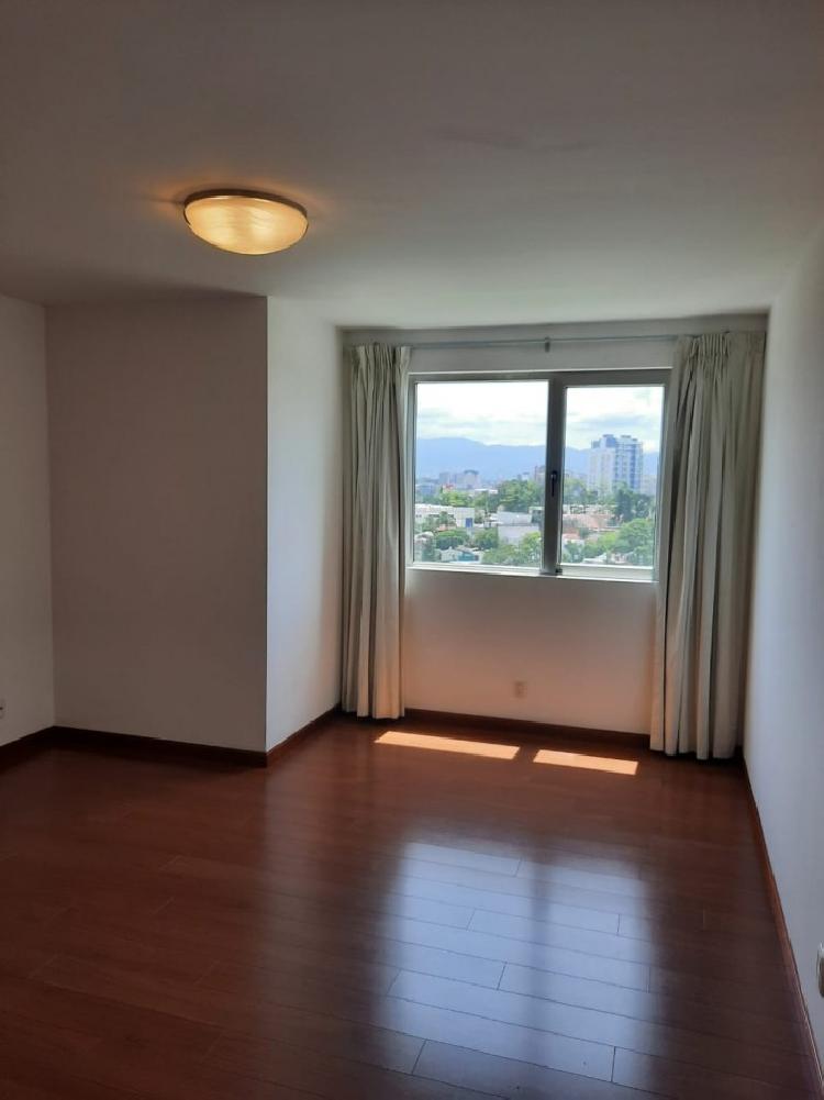Rento lujoso apartamento en zona 15