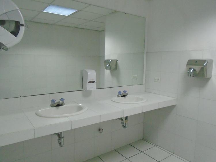 OFICINA COMERCIAL EN RENTA EN CALZADA ROOSEVELT - Miniatura 9