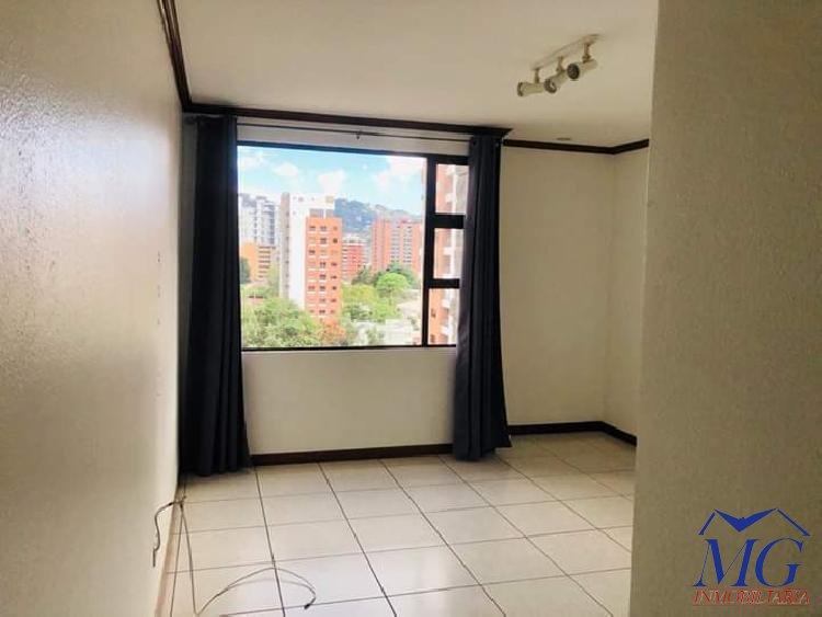 RENTO EN VENTA EDIFICIO ZONA 10