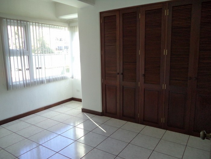 Plus Real Estate renta apartamento en zona 15 — foto 9