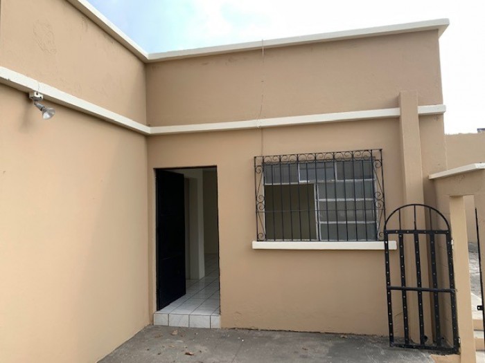 Casa en RENTA en Avenida Elena zona 1 - Miniatura 14