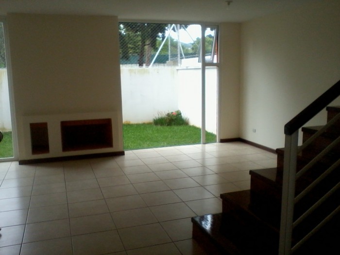 RENTA casa en condominio en San Gaspar zona 16 - Image 1