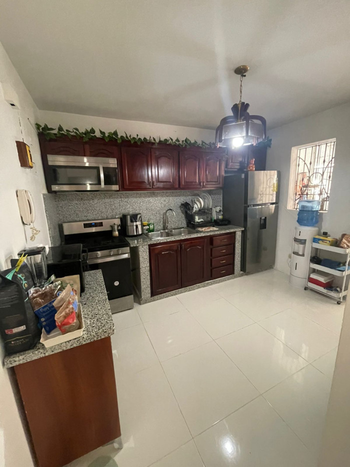 VENTA DE CASA CON PATIO EN LLANOS DE GURABO - 6