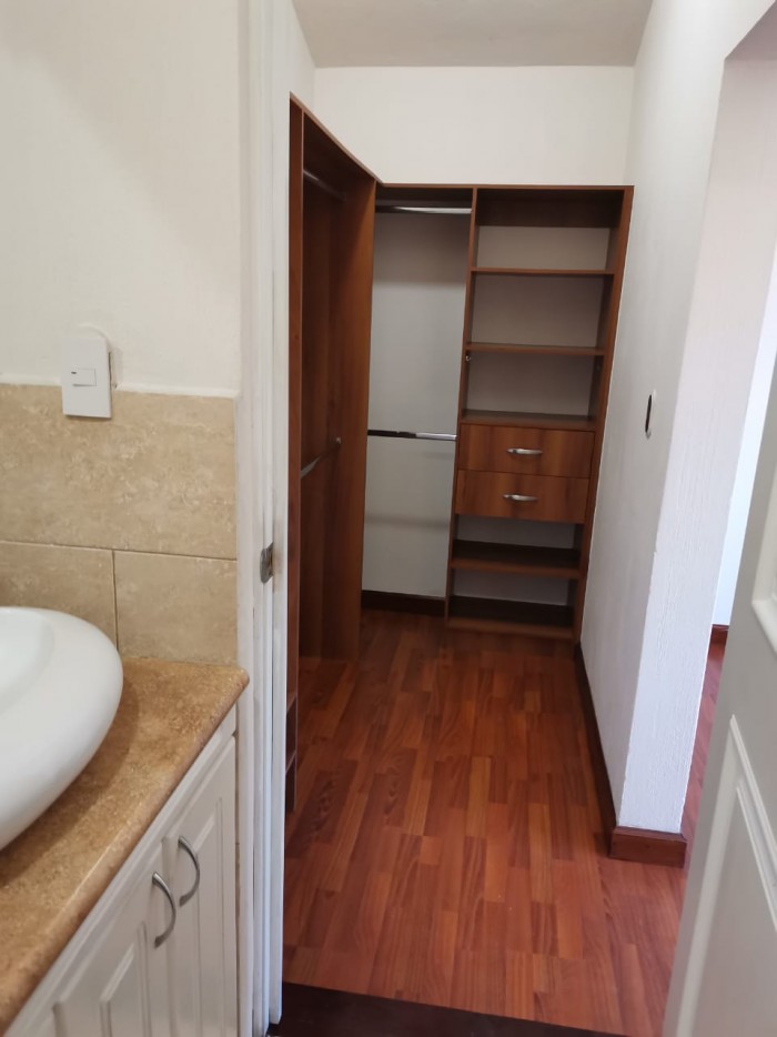 Rento casa de dos niveles en Condominio zona 15, VH.III — foto 6