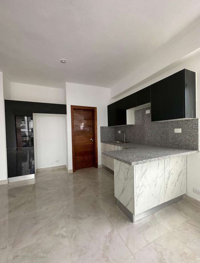 En Venta Apartamento con Terraza en Renacimiento - 2