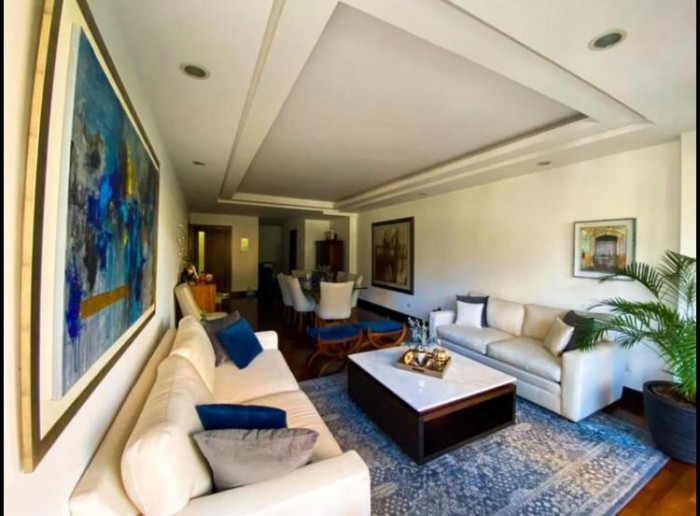 Venta de exclusivo apartamento en San Patricio, zona 14 - Image 1