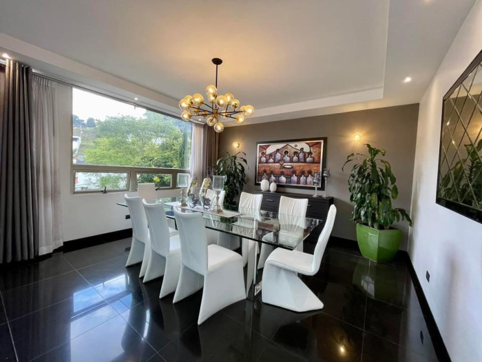 Casa grande en venta zona 16 la montaña - Image 3