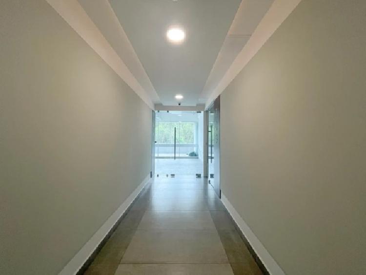 OFICINA EN VENTA EN EDIFICIO INSIGNE ZONA 15