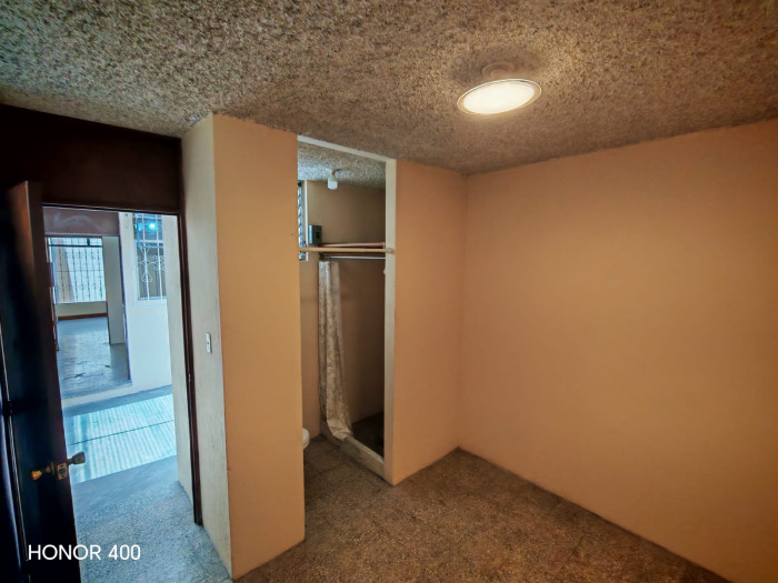 Rento Casa en Villa Fontana, Mariscal Zona 11 - Miniatura 10
