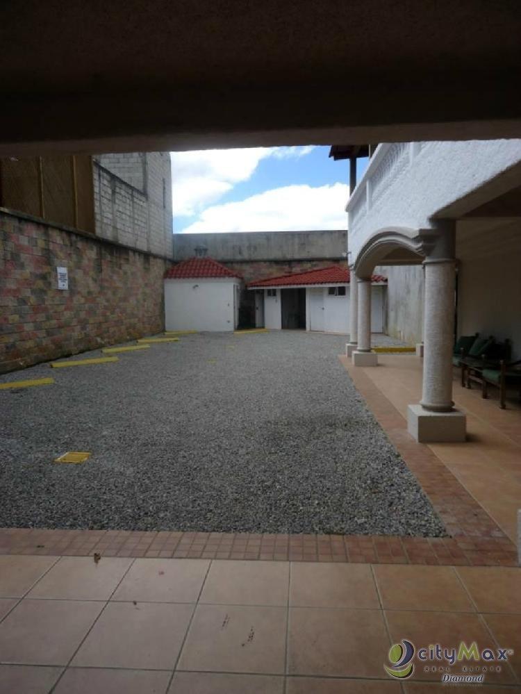 Casa en Venta y Alquiler en Zona 10, Ciudad Guatemala - Image 2