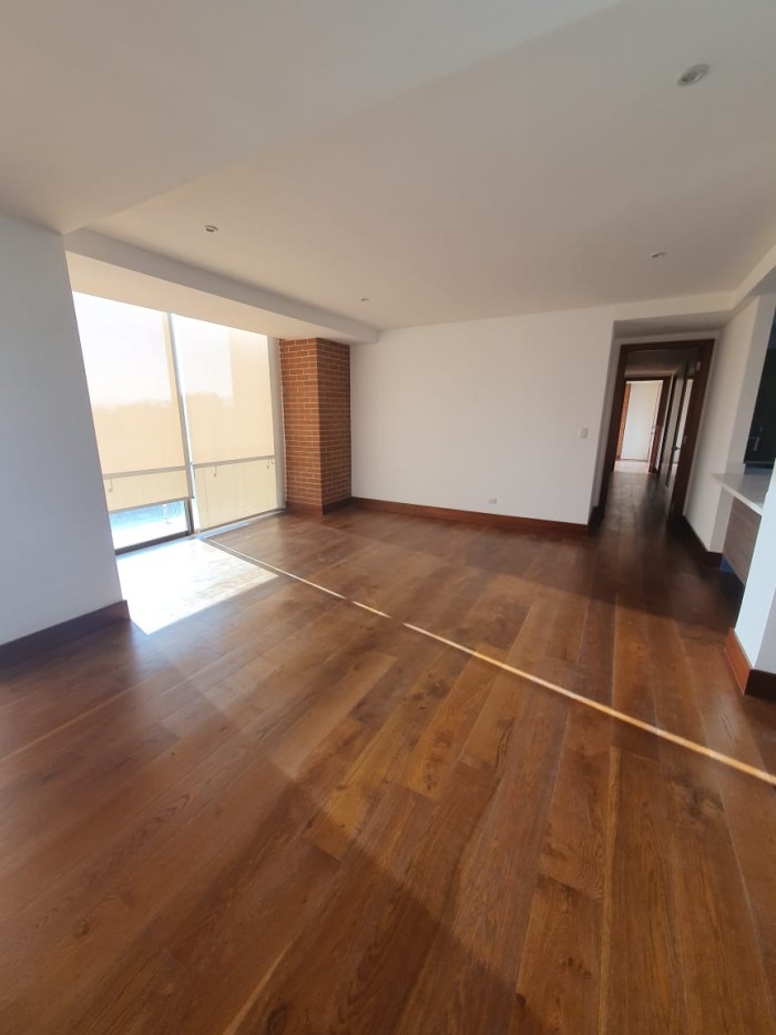 Lindo Apartamento en Colonia Exclusiva zona 15 - Image 1