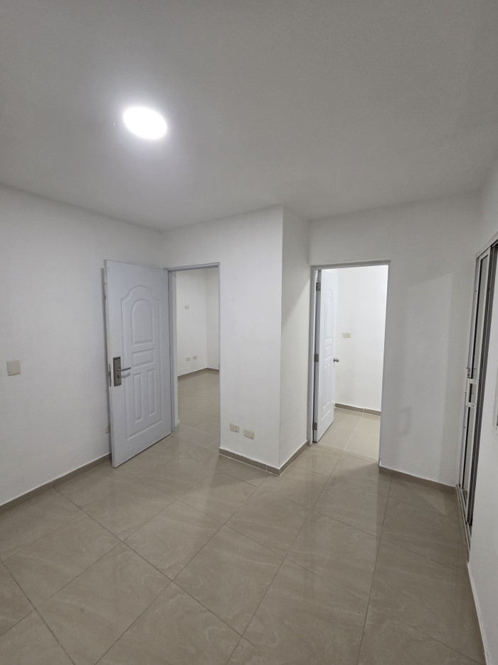 Alquiler de local comercial en Gazcue primer piso - 5