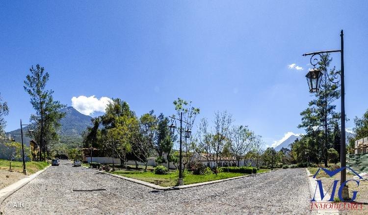 VENDO CASA FENDI CONDOMINIO CORTIJO DE LAS FLORES