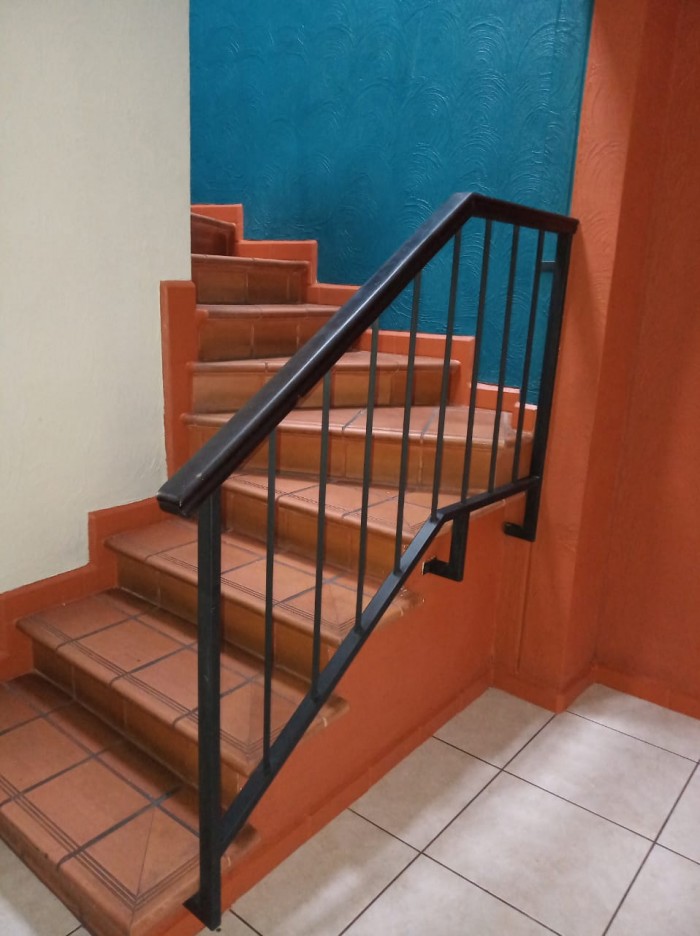 Vendo Casa de 2 Niveles en Casa Florentina Zona 17 - Image 4