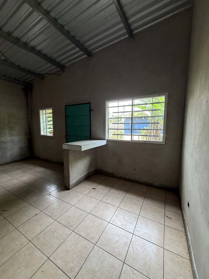 Casa de esquina en venta San Juan Opico - 2