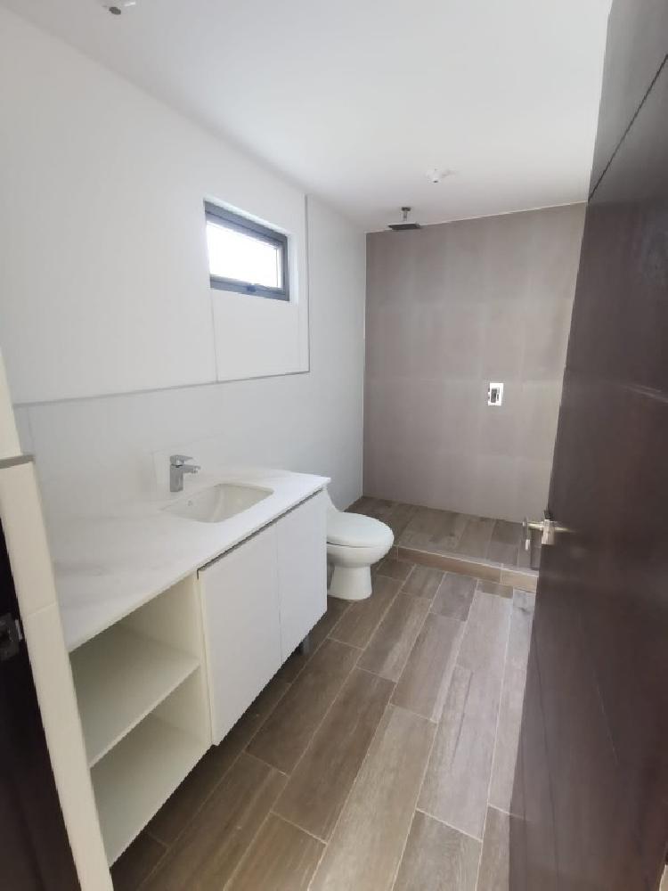 APARTAMENTO EN RENTA EN ZONA 14 EN PRIMER NIVEL/MI — foto 7
