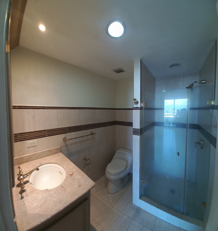 Apartamento en Alquiler Villa Risho Zona 14 con 336Mts - Miniatura 7