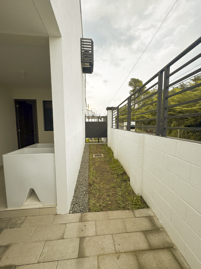 Casa a estrenar en alquiler en Residencial Antibes II - 18
