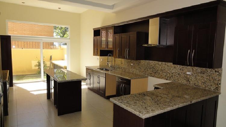 CASA EN RENTA DOS NIVELES, ZONA 15 — foto 2