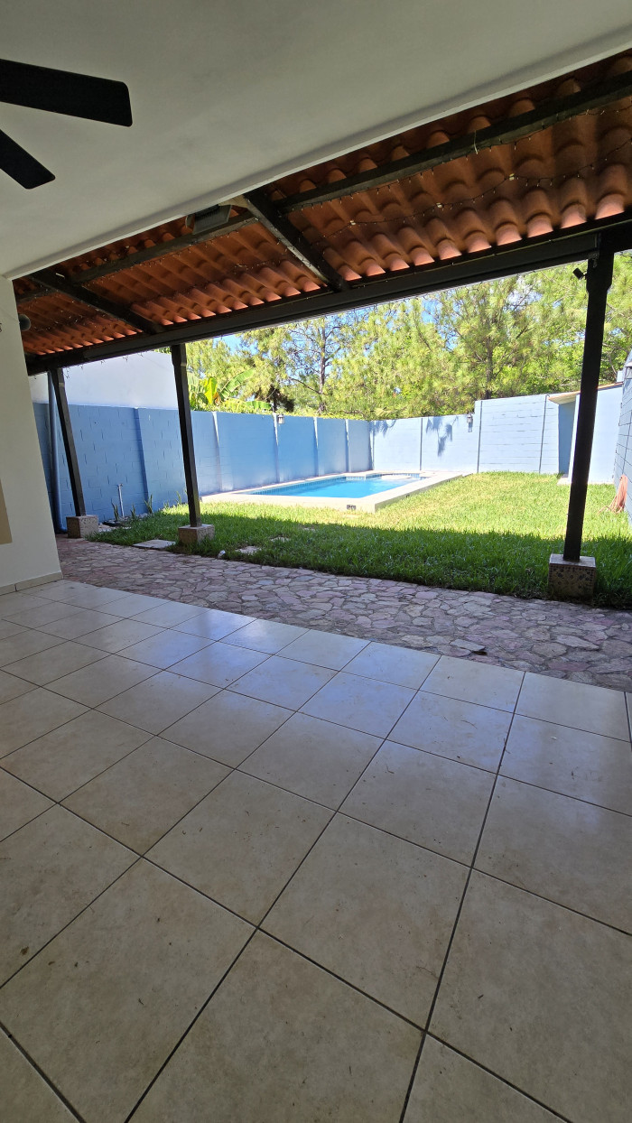 Casa en alquiler en Residencial Miramar con piscina - 3