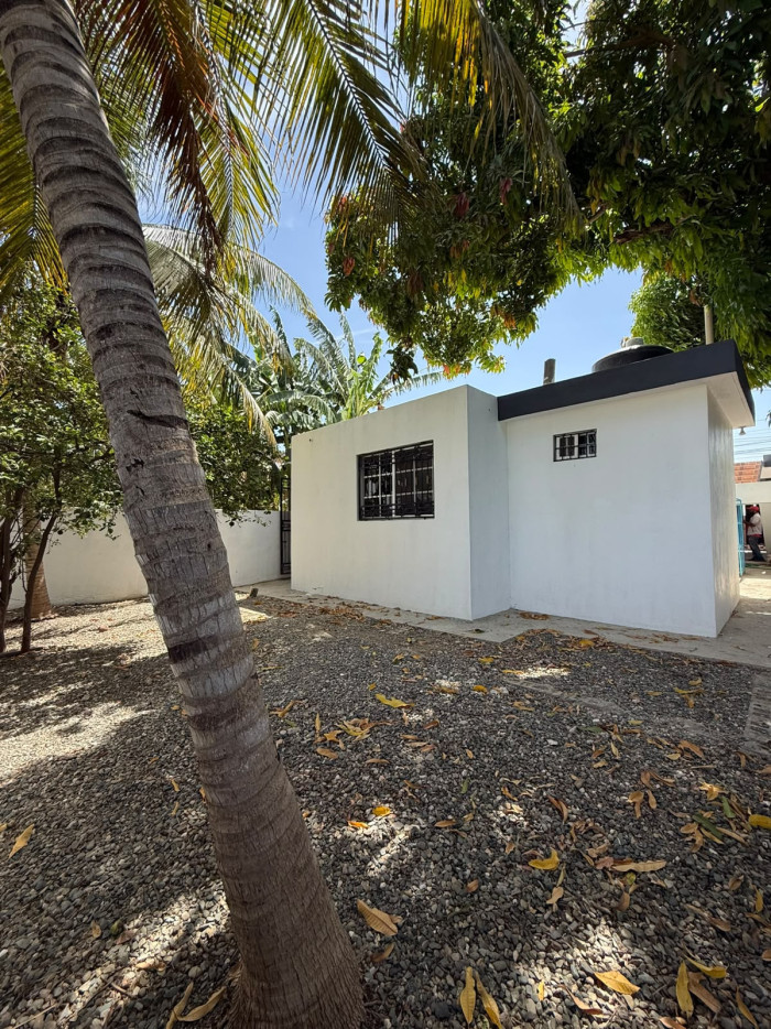 VENTA DE CASA FRENTE AL ASILO MAO VALVERDE - 2