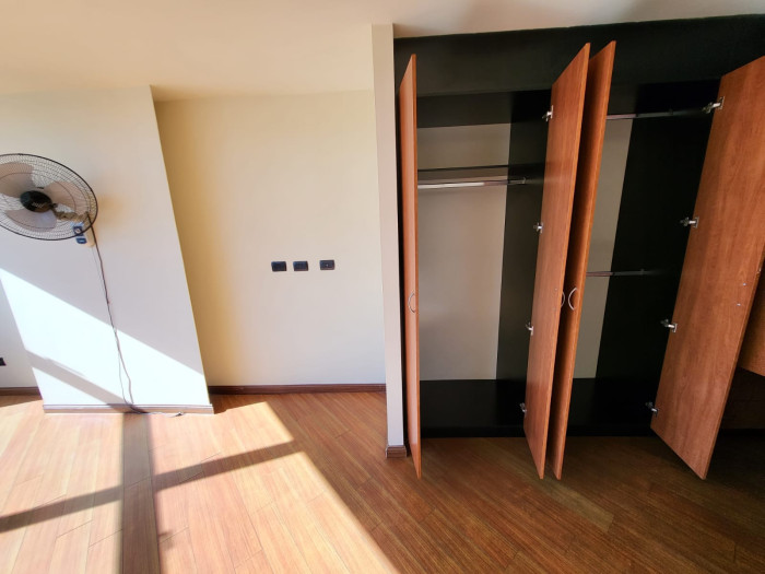 Apartamento en alquiler Torre Nova zona 13 - Image 4