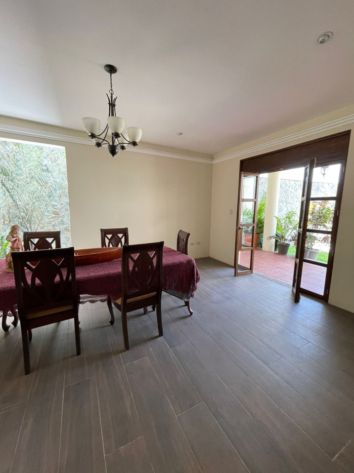 Casa grande en venta en Jutiapa sobre calle principal  - Miniatura 6