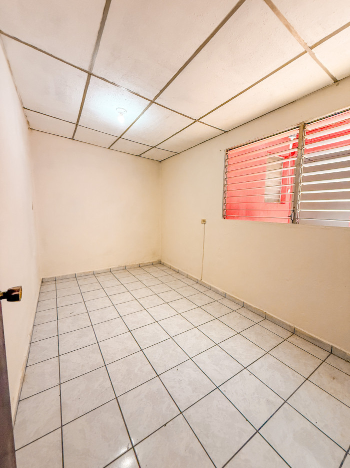 Casa con potencial comercial en venta en Santa Ana - 6