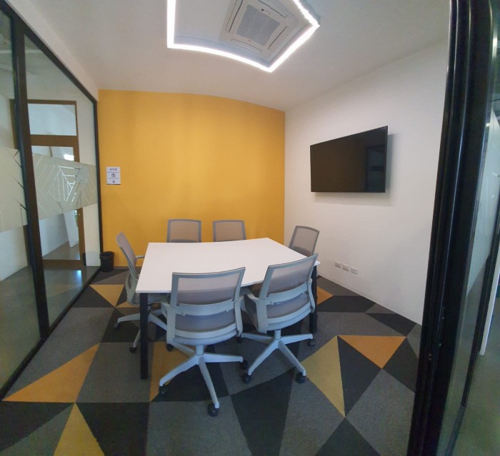 Alquiler de oficina en zona 4 Cuatro Grados Norte - Miniatura 6
