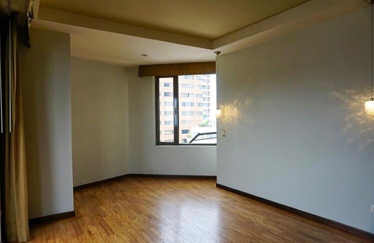 Venta de amplio apartamento, Edificio Plenum zona 14 - Miniatura 13