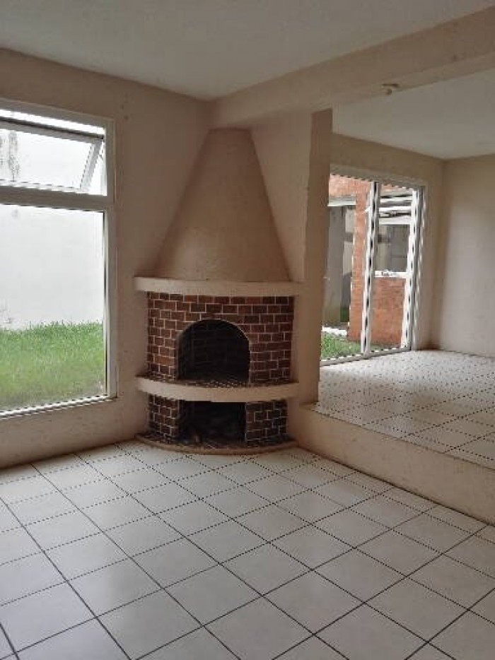 Vendo Amplia Casa en Altos de Pinares San Cristóbal. - Miniatura 10