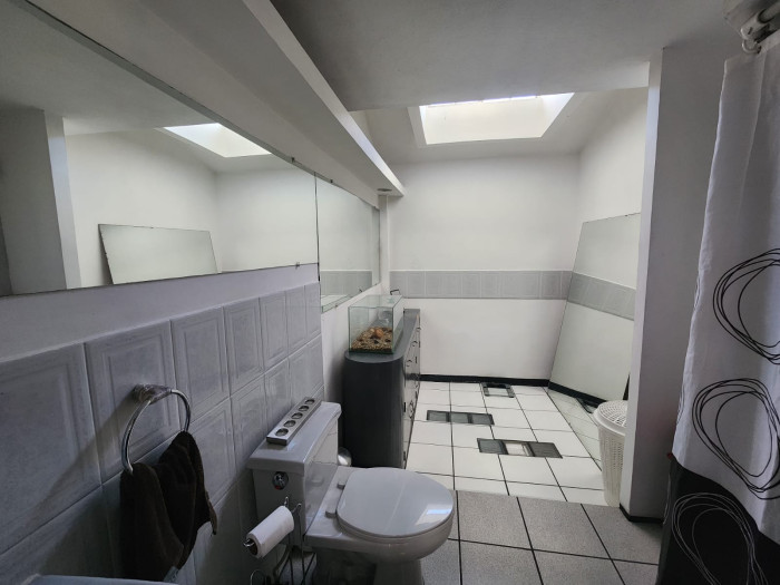 Venta de casa en Jardines de La Asunción, zona 5. - Miniatura 9
