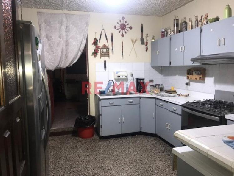 Casa en Venta, Residencial Iruña Zona 17 - 4