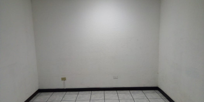 OFICINA EN #RENTA ZONA 10 - Image 2