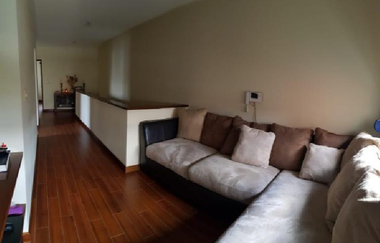 CASA EN VENTA EN HACIENDA REAL ZONA 16